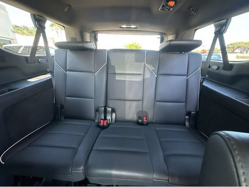 Certified 2023 Cadillac Escalade ESV Premium Luxury AWD/4WD image 17