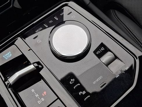 Used 2025 BMW i5 eDrive40i image 30