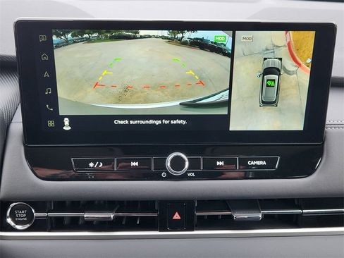 New 2025 Mitsubishi Outlander SE image 13