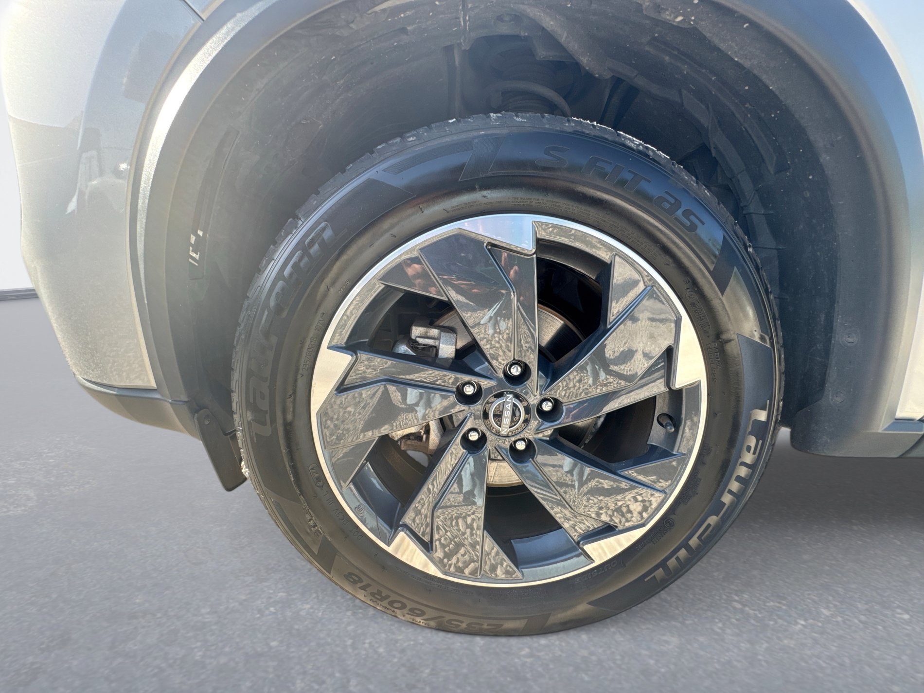 Used 2024 Nissan Rogue SV FWD image 11