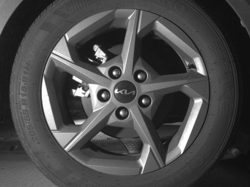 Used 2025 Kia K4 LXS FWD image 15