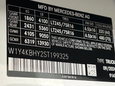 Used 2025 Mercedes-Benz Sprinter 2500 image 40