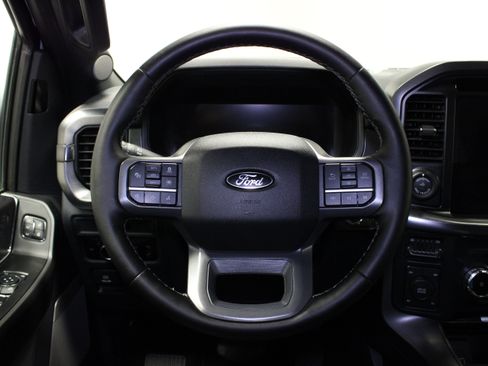 Used 2025 Ford F150 Lariat AWD/4WD image 24