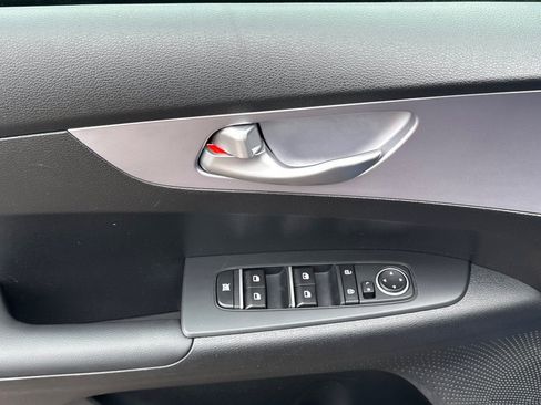 Certified 2024 Kia Forte LXS w/ LXS Technology Package FWD image 11