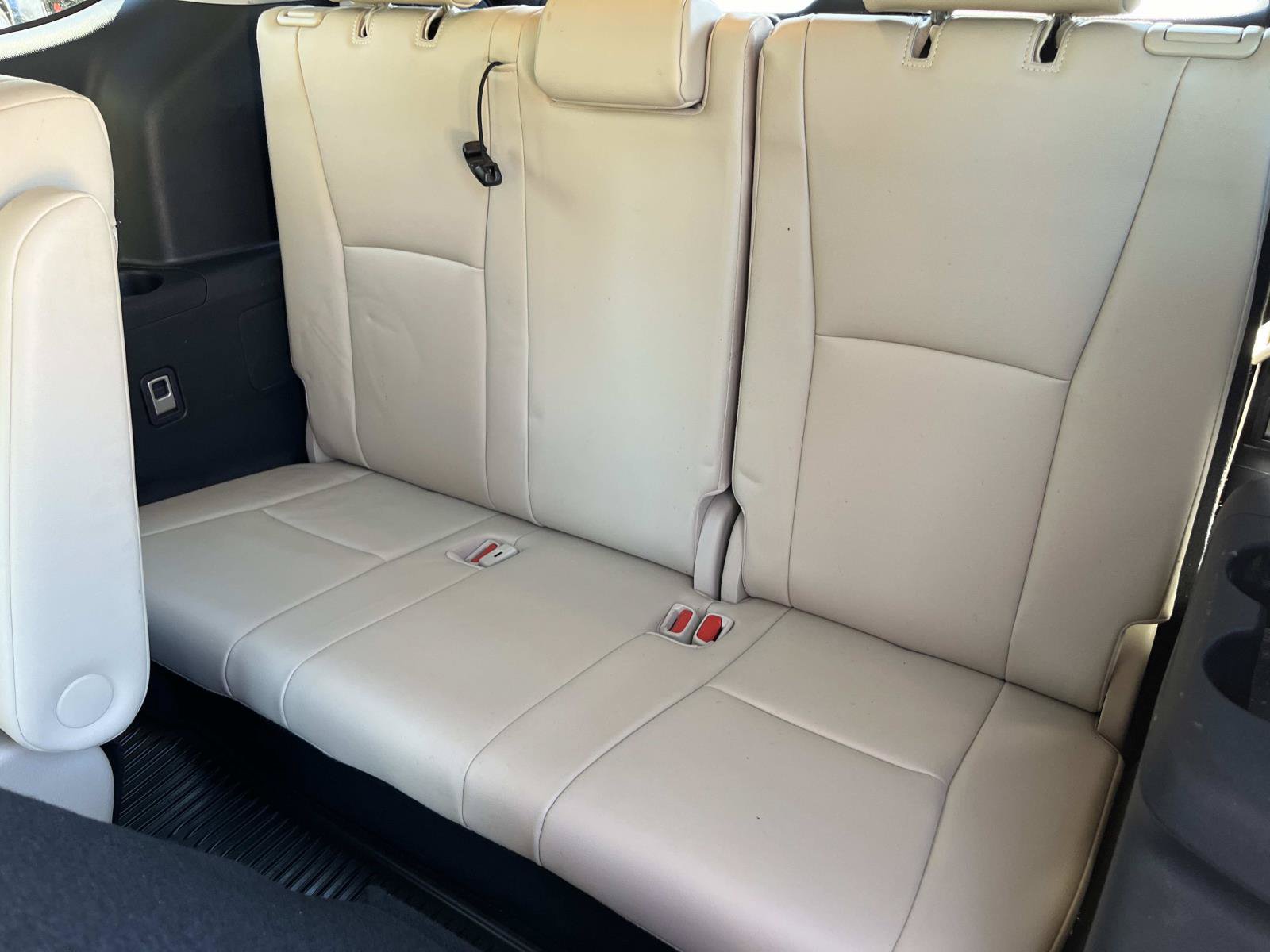 Used 2022 Toyota Highlander XLE FWD image 39