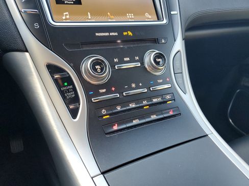 Used 2019 Lincoln Nautilus FWD image 24