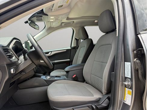 Used 2021 Ford Escape SE w/ SE Sport Appearance Package FWD image 2