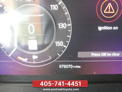 Used 2018 Land Rover Range Rover Velar R-Dynamic SE AWD/4WD image 17