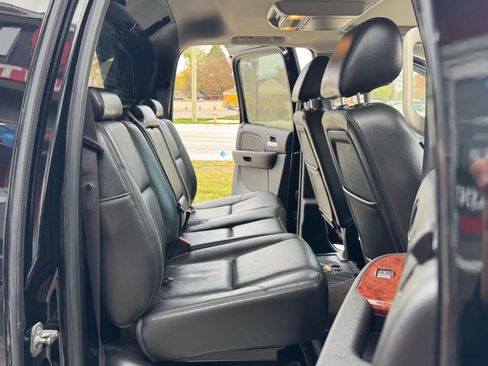 Used 2012 Chevrolet Avalanche LTZ image 23