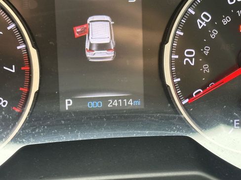 Used 2020 Toyota RAV4 XLE Premium FWD image 13