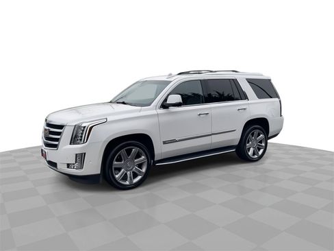 Used 2020 Cadillac Escalade Premium Luxury image 4