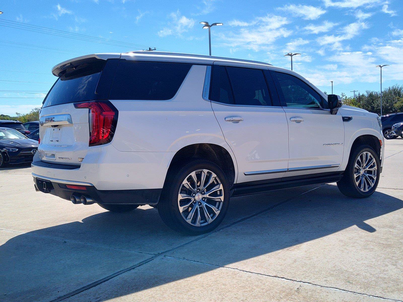 Used 2023 GMC Yukon Denali w/ Denali Reserve Package AWD/4WD image 10