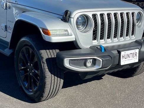 Used 2023 Jeep Wrangler Unlimited Sahara image 11