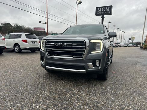 Used 2022 GMC Yukon SLT w/ SLT Premium Package image 9