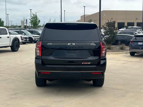 Used 2021 Chevrolet Suburban RST w/ Luxury Package image 11