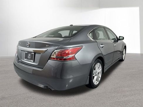 Used 2015 Nissan Altima 2.5 SL w/ Technology Package FWD image 35