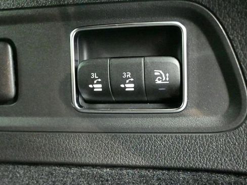 New 2026 Mercedes-Benz GLS 450 4MATIC image 29