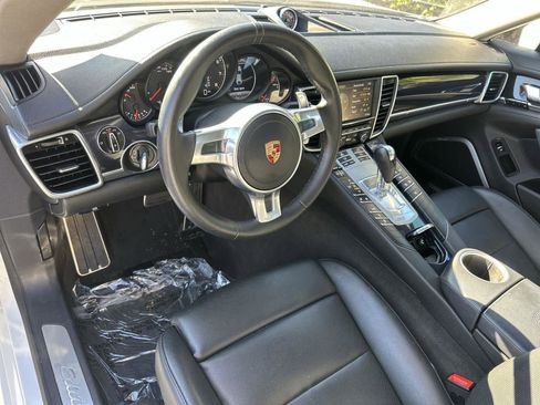 Used 2016 Porsche Panamera 4 image 2
