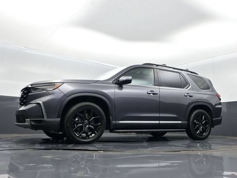 Certified 2025 Honda Pilot Touring image 13