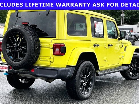 Used 2023 Jeep Wrangler Unlimited Sahara w/ Cold Weather Group AWD/4WD image 10