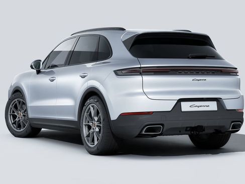 Certified 2026 Porsche Cayenne image 3