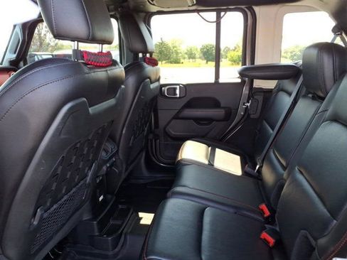 Used 2018 Jeep Wrangler Unlimited Rubicon AWD/4WD image 24