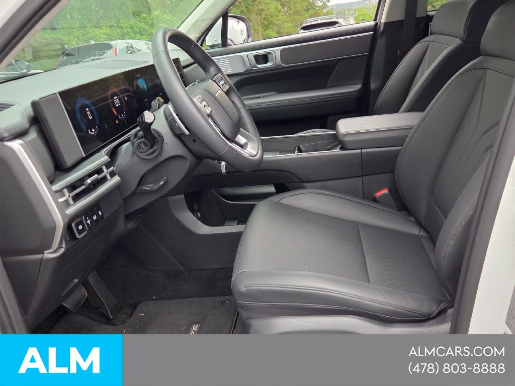 Used 2026 Hyundai Santa Fe SEL FWD image 4