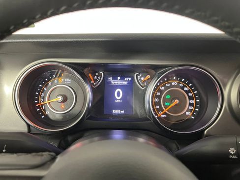 Used 2022 Jeep Gladiator Sport image 19