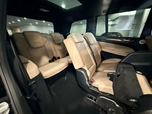 Used 2013 Mercedes-Benz GL 550 4MATIC w/ On/Off-Road Pkg image 17