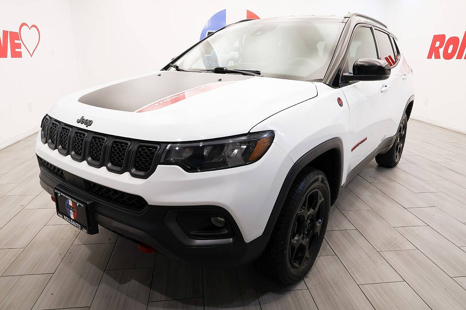 Used 2024 Jeep Compass Trailhawk AWD/4WD image 1