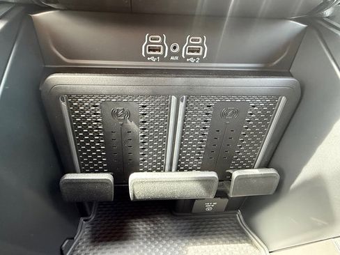 New 2026 RAM 3500 Laramie AWD/4WD image 28