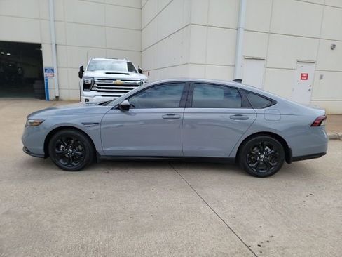 Used 2025 Honda Accord SE image 8