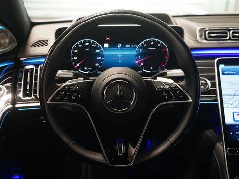 Used 2025 Mercedes-Benz Maybach S 680 4MATIC image 16