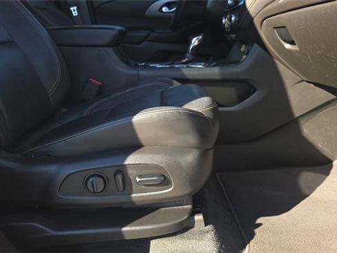 Used 2021 Chevrolet Traverse Premier image 15