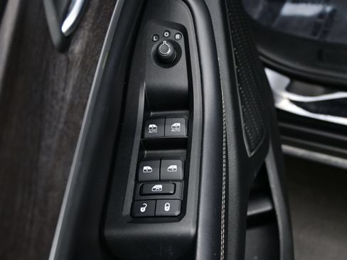 Used 2021 Jeep Grand Cherokee L Limited AWD/4WD image 13