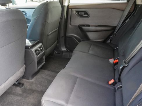 Used 2023 Nissan Rogue S FWD image 15