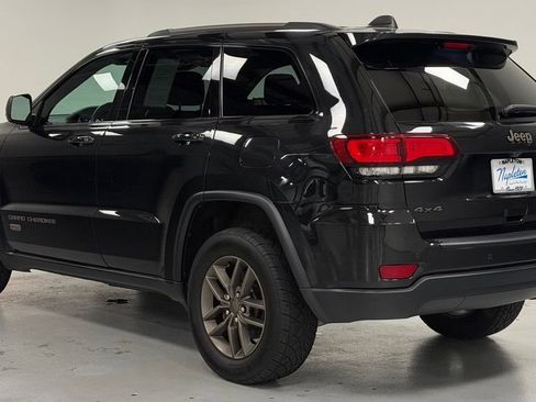 Used 2016 Jeep Grand Cherokee Laredo 75th Anniversary AWD/4WD image 4