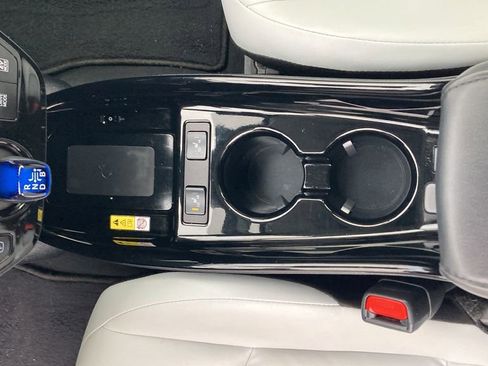 Used 2022 Toyota Prius XLE w/ Advanced Technology Package image 15