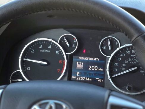 Used 2017 Toyota Tundra Limited w/ Limited Premium Package image 14