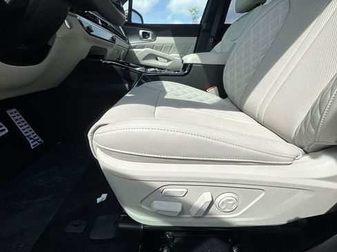 New 2026 Kia Sorento SX Prestige AWD/4WD image 12