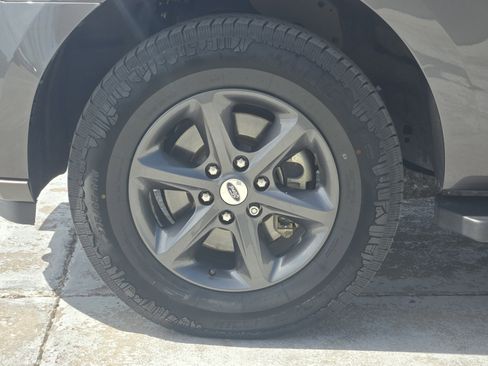 Used 2021 Ford Expedition XLT image 15