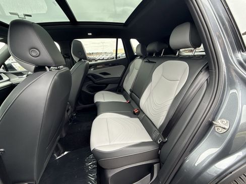 New 2026 Volkswagen Tiguan SE R-Line AWD/4WD image 23