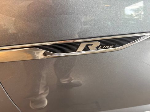 Used 2019 Volkswagen Atlas SEL R-Line AWD/4WD image 3