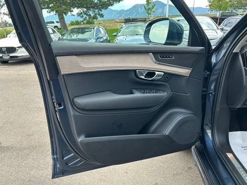 Used 2025 Volvo XC90 B6 Plus AWD/4WD image 21