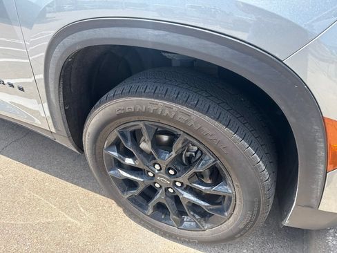 Used 2024 Chevrolet Traverse LT w/ Midnight/Sport Edition FWD image 5
