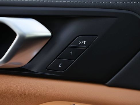 New 2026 BMW X5 xDrive50e w/ Premium Package AWD/4WD image 16
