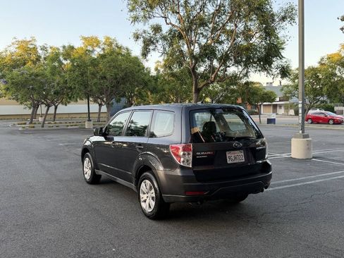 Used 2013 Subaru Forester 2.5X AWD/4WD image 3