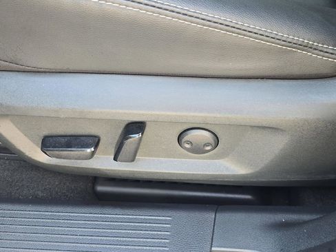 Used 2024 Nissan Rogue SL image 13