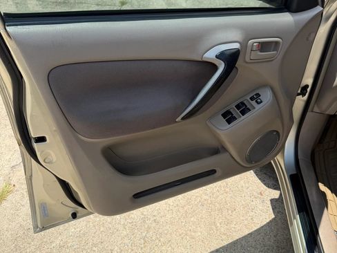 Used 2002 Toyota RAV4 2WD image 5