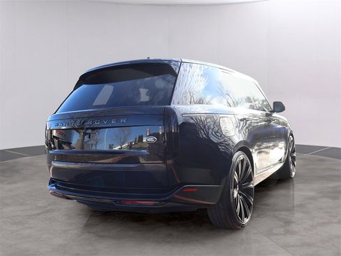 Used 2023 Land Rover Range Rover SE image 7